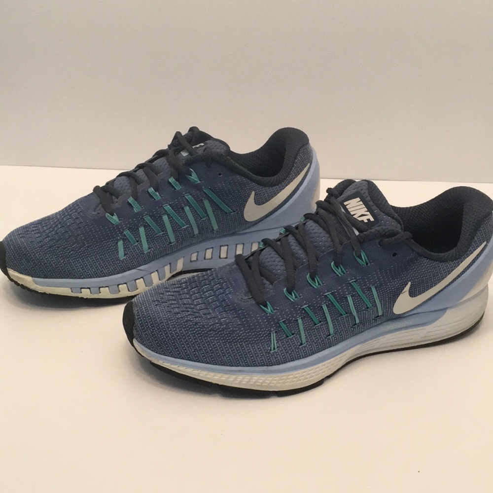 NIKE Air Zoom Odyssey 2 Size 11 Women’s